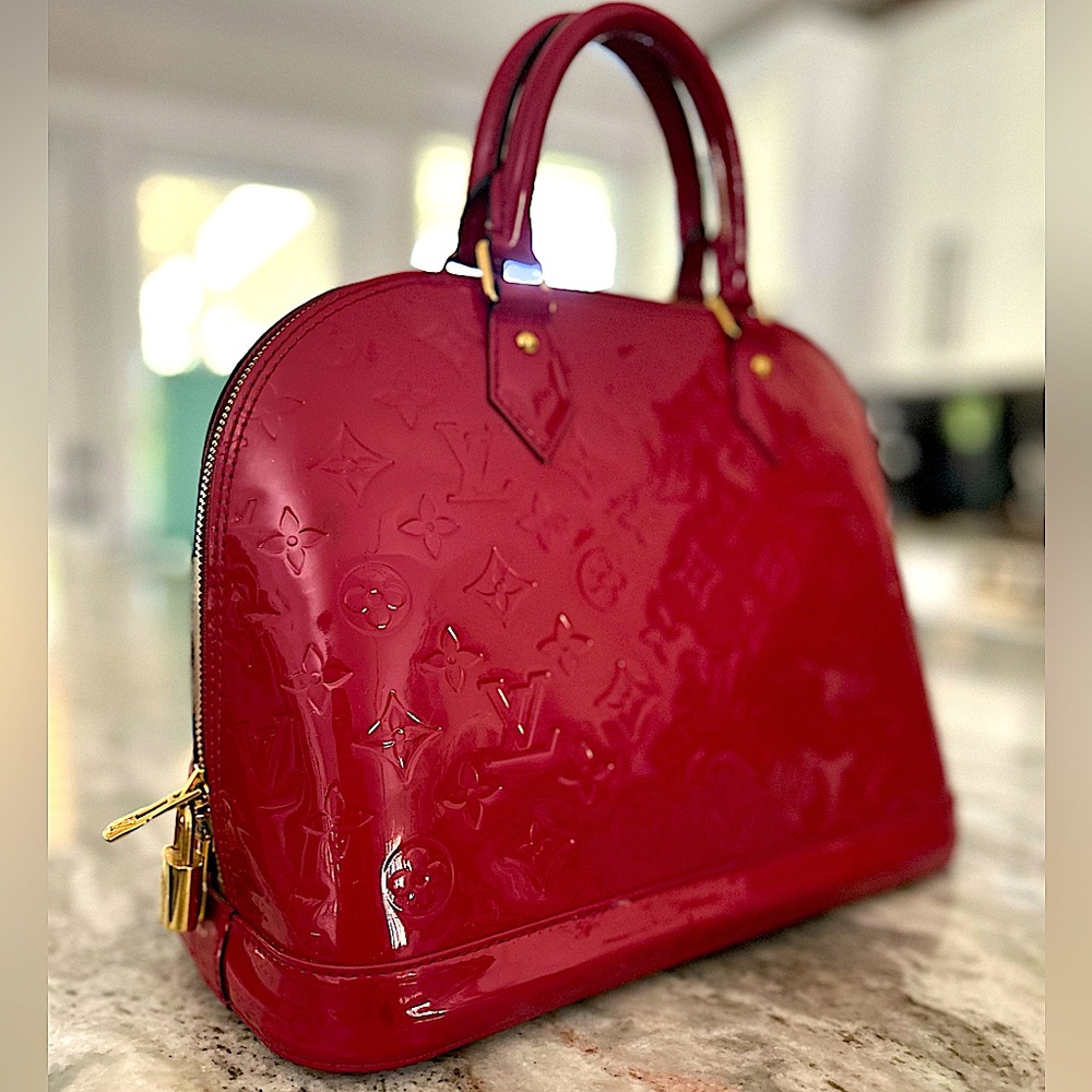 Louis Vuitton Authentic Red Monogram Vernis Leather GM Alma w/Lock Set